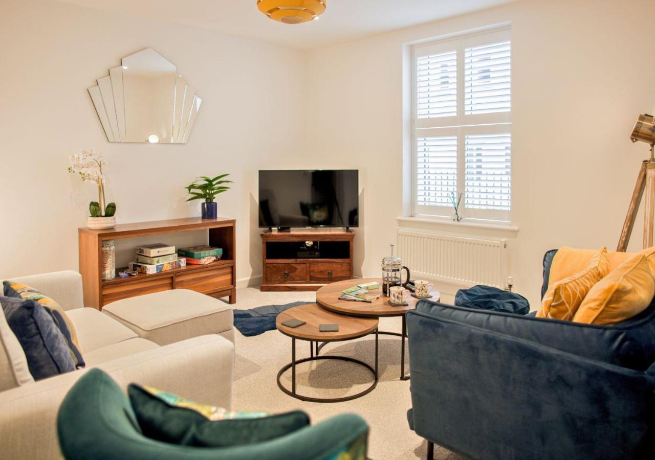הוילה צ'לטנהם Stunning 2 Bed With Private Patio And Free Parking מראה חיצוני תמונה