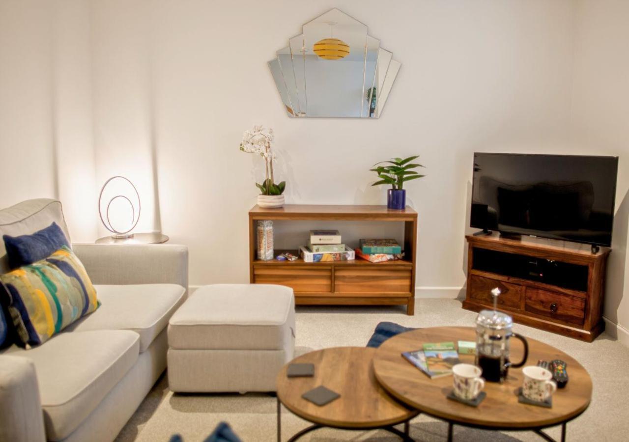 הוילה צ'לטנהם Stunning 2 Bed With Private Patio And Free Parking מראה חיצוני תמונה