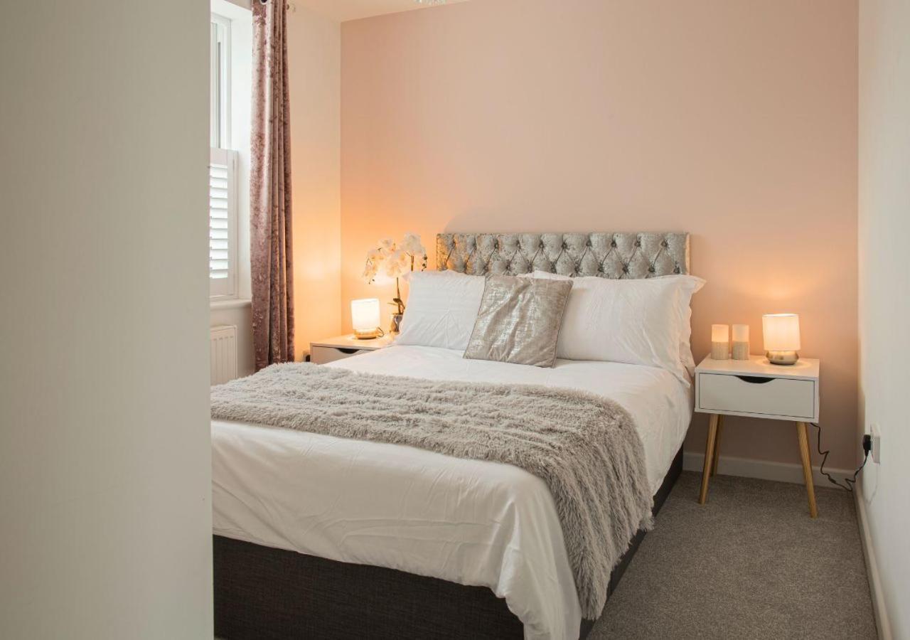 הוילה צ'לטנהם Stunning 2 Bed With Private Patio And Free Parking מראה חיצוני תמונה