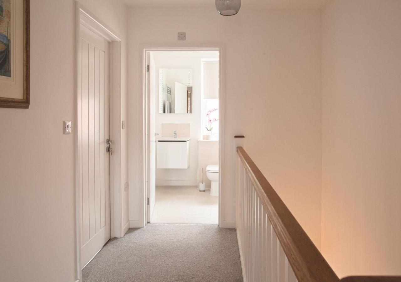 הוילה צ'לטנהם Stunning 2 Bed With Private Patio And Free Parking מראה חיצוני תמונה