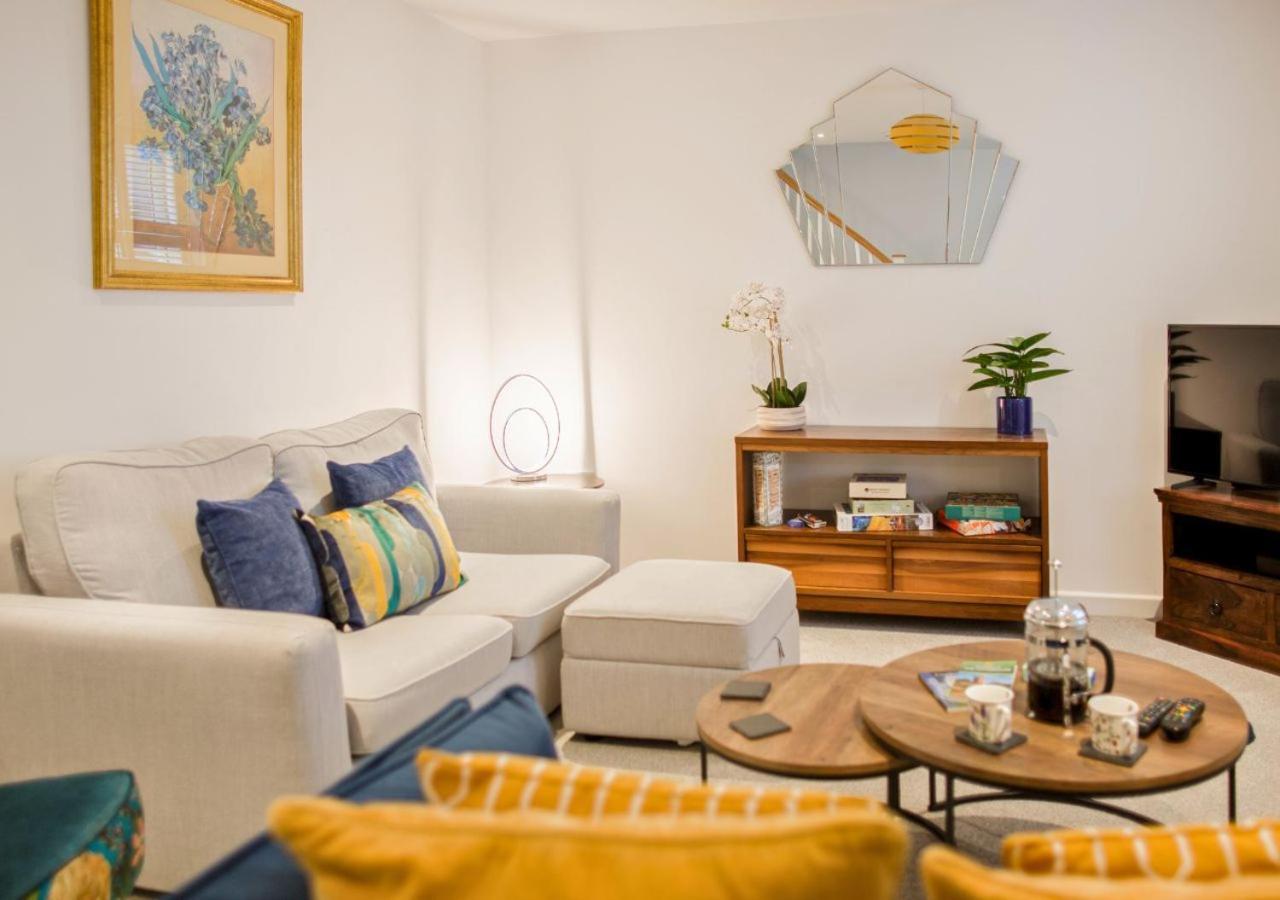 הוילה צ'לטנהם Stunning 2 Bed With Private Patio And Free Parking מראה חיצוני תמונה