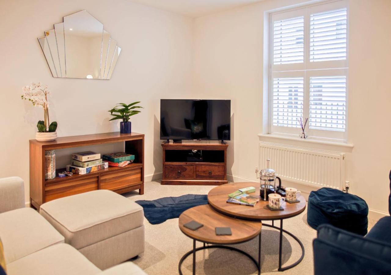 הוילה צ'לטנהם Stunning 2 Bed With Private Patio And Free Parking מראה חיצוני תמונה