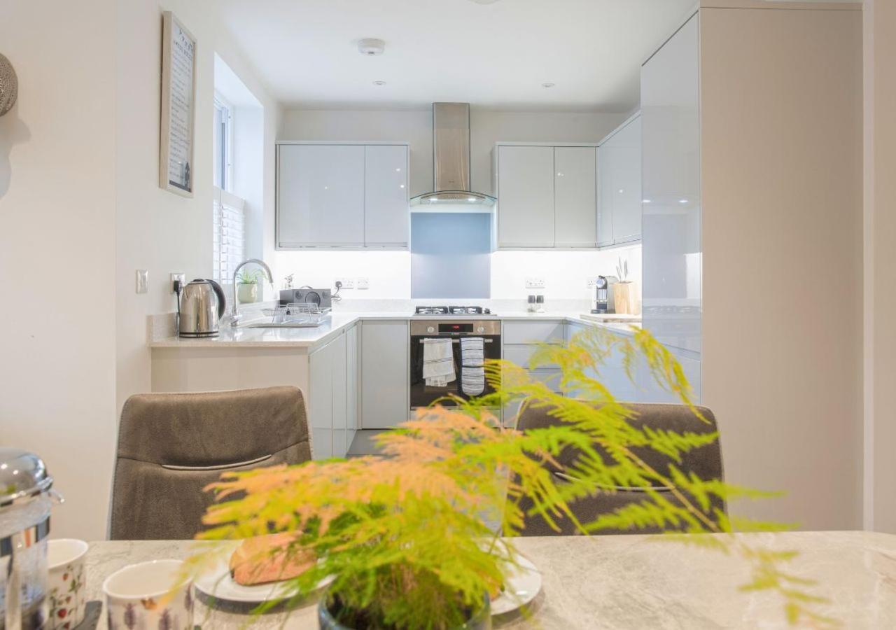 הוילה צ'לטנהם Stunning 2 Bed With Private Patio And Free Parking מראה חיצוני תמונה